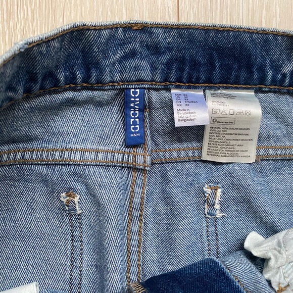 H&M Ripped Jeans - Picture 2 of 3